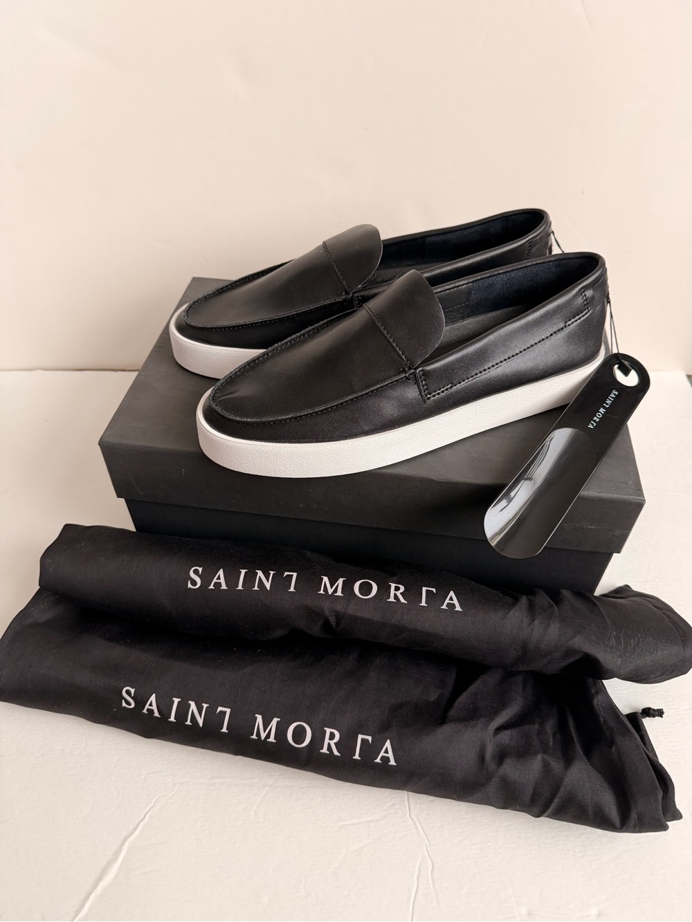 Black Leather Slip On Loafers Saint Morta Men’s 7 Women’s 8.5 Brand New
